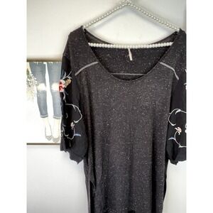 Free People Black Oversized Short Embroidered Sleeves Scoop Neck Tee SZ S‎